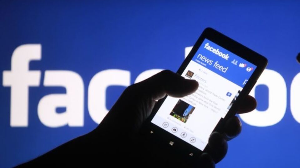 Украинцев массово блокируют в соцсети