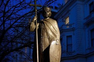 Памятник Владимиру в Лондоне был установлен в 1988 году