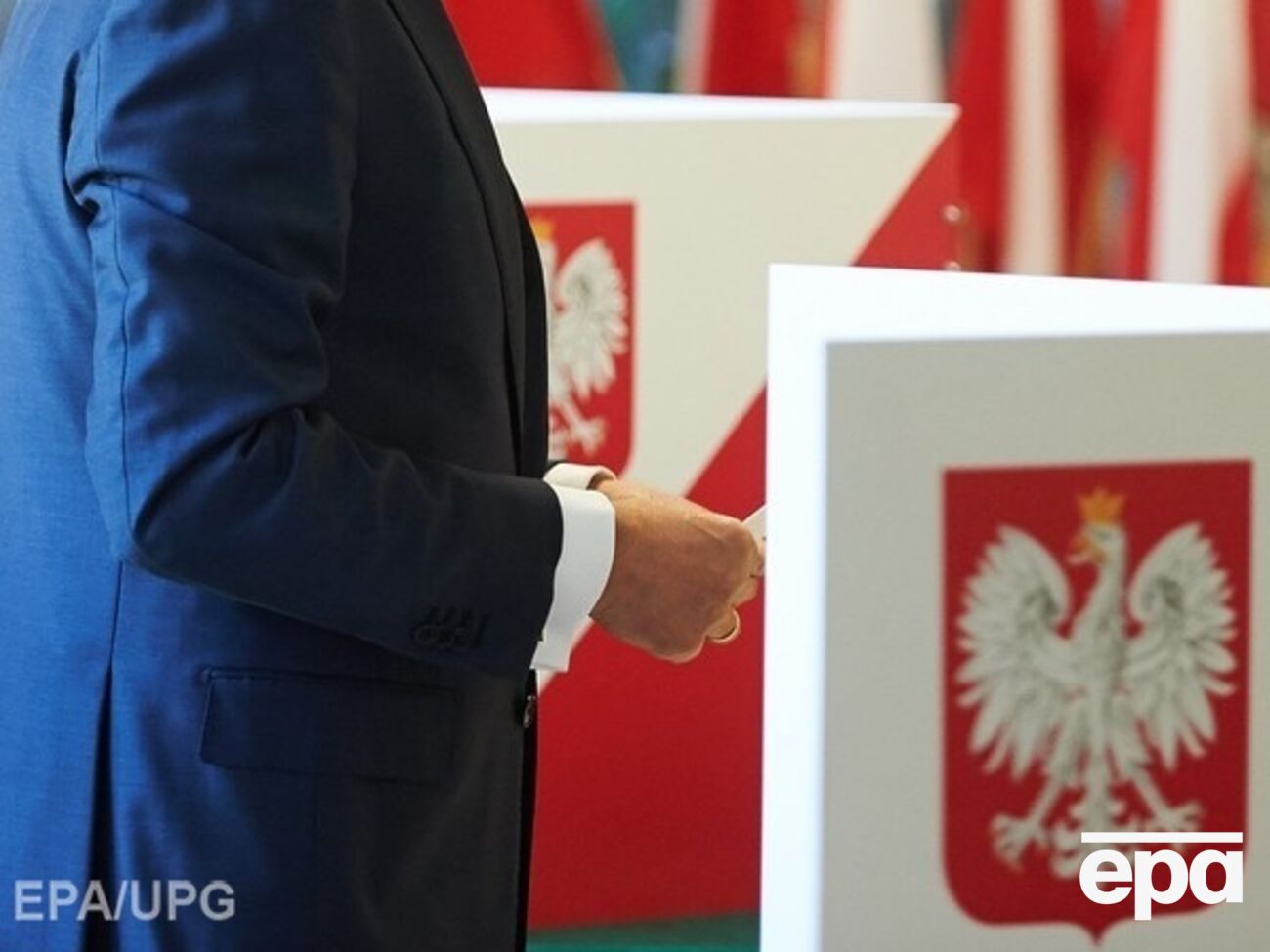 За четыре часа до закрытия участков проголосовали менее половины избирателей в Польше