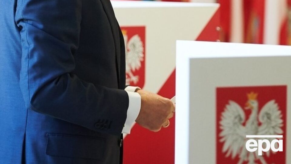 За четыре часа до закрытия участков проголосовали менее половины избирателей в Польше