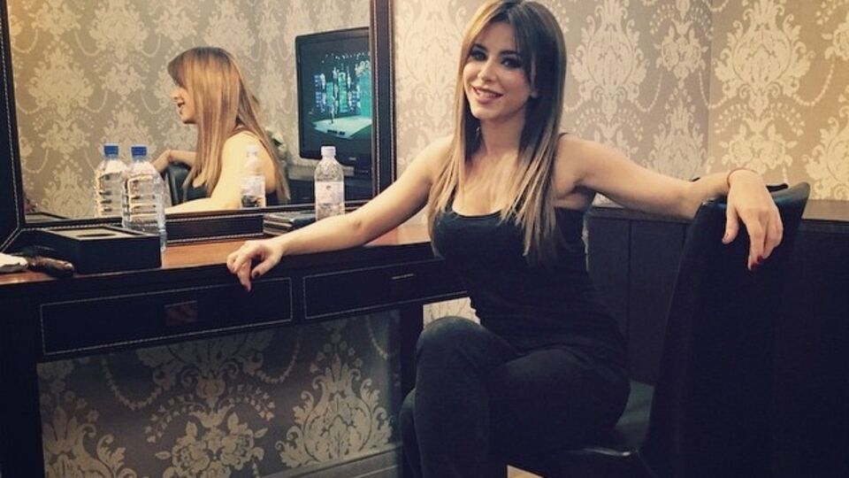 В прошлом году украинцы обвинили Ани Лорак в непатриотичной позиции, поскольку она выступает в России и получает российские музыкальные премии