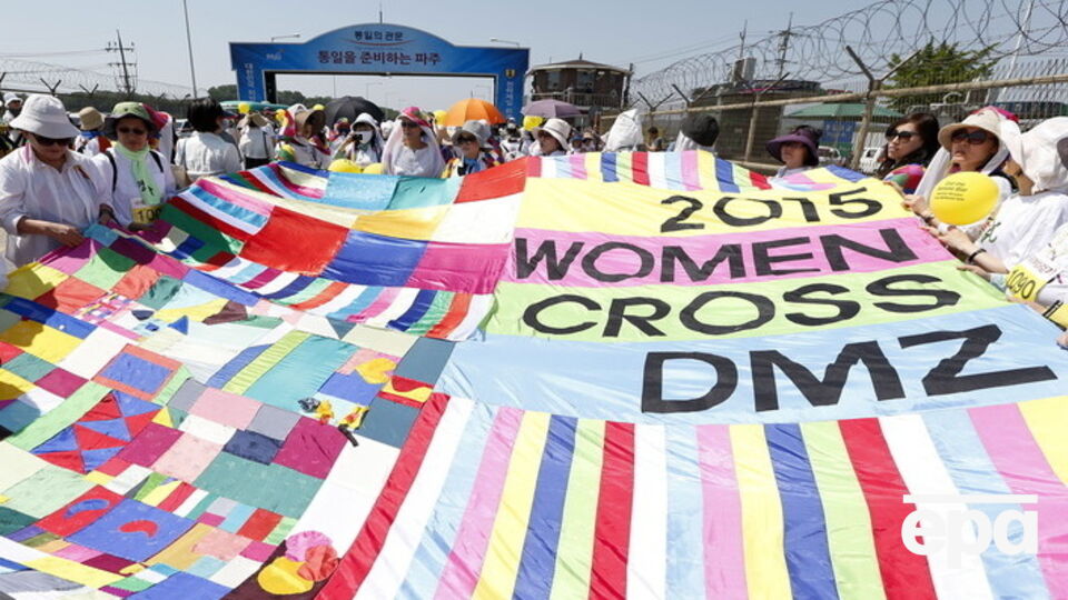 В мирном марше приняли учатие около 30 женщин-правозащитниц