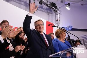 Коморовский поздравил соперника с победой