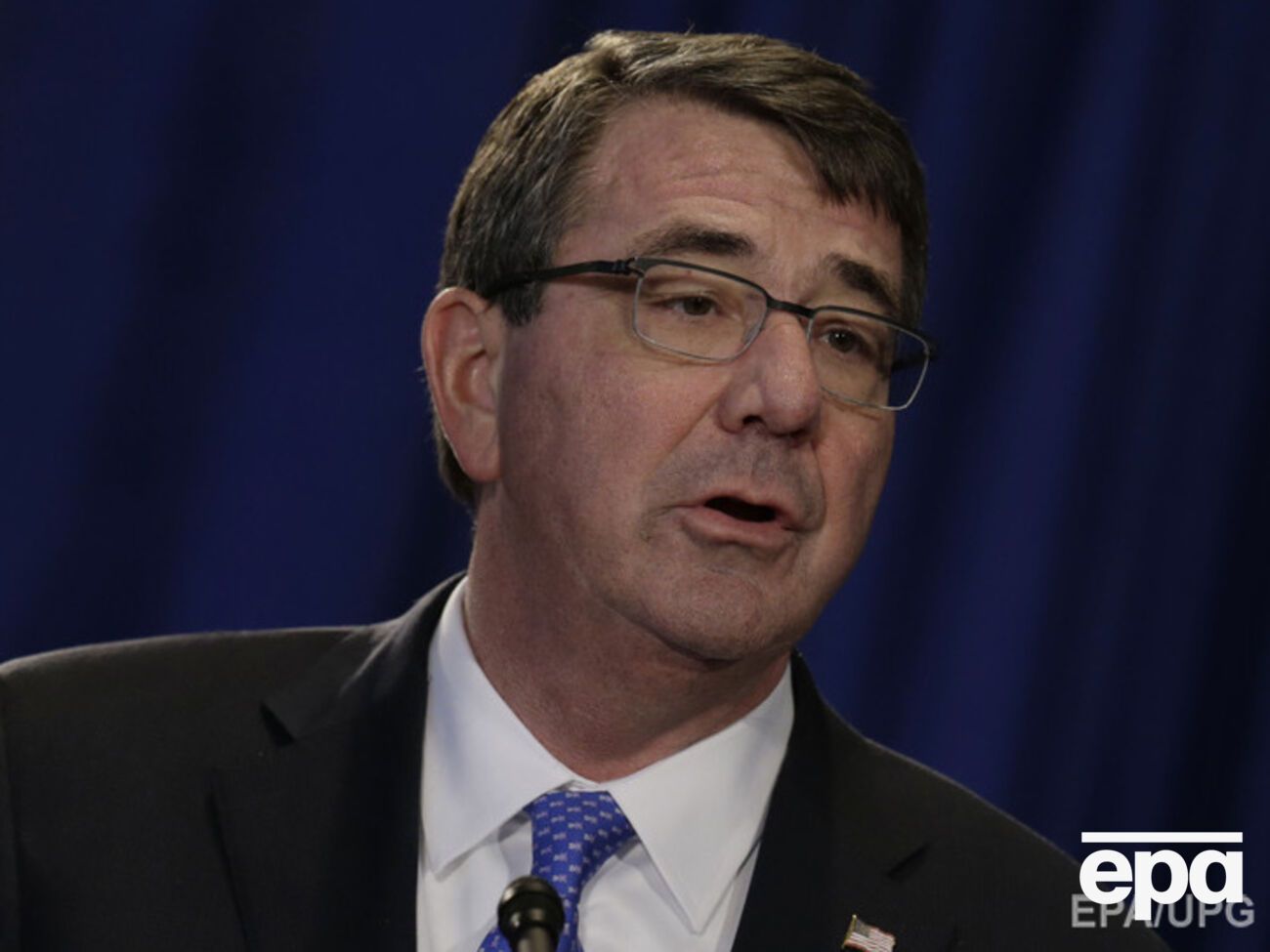 Иракские солдаты превосходили числом боевиков ИГИЛ, но быстро бежали из города, заявил Картер