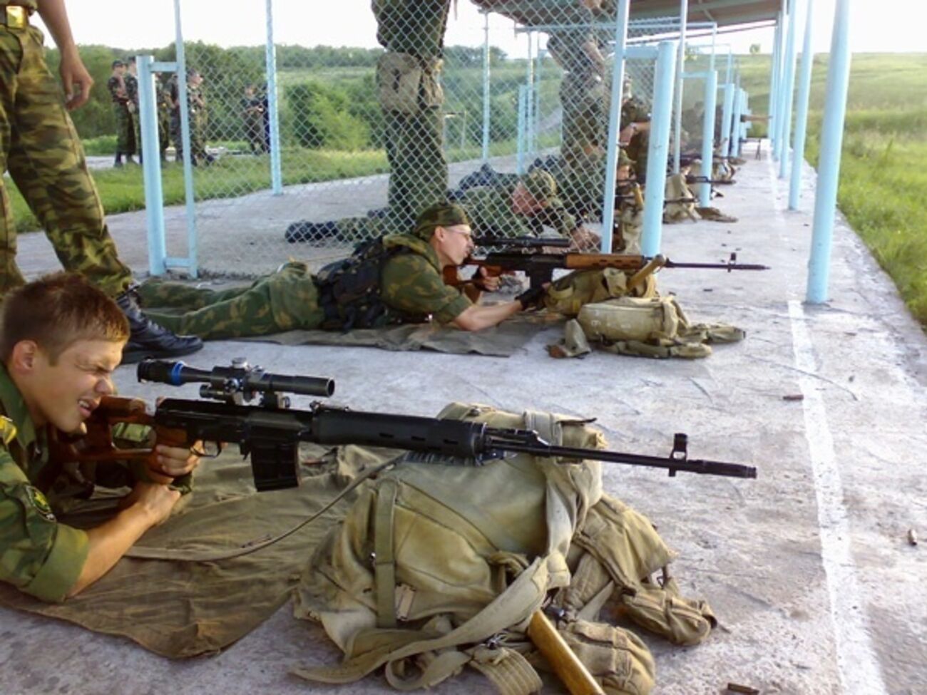 Источник: Военным приказали сдать телефоны