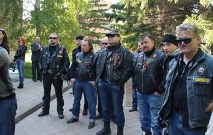 СМИ: Омские байкеры выступили "против искажения истории"