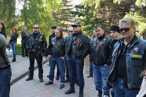 СМИ: Омские байкеры выступили "против искажения истории"