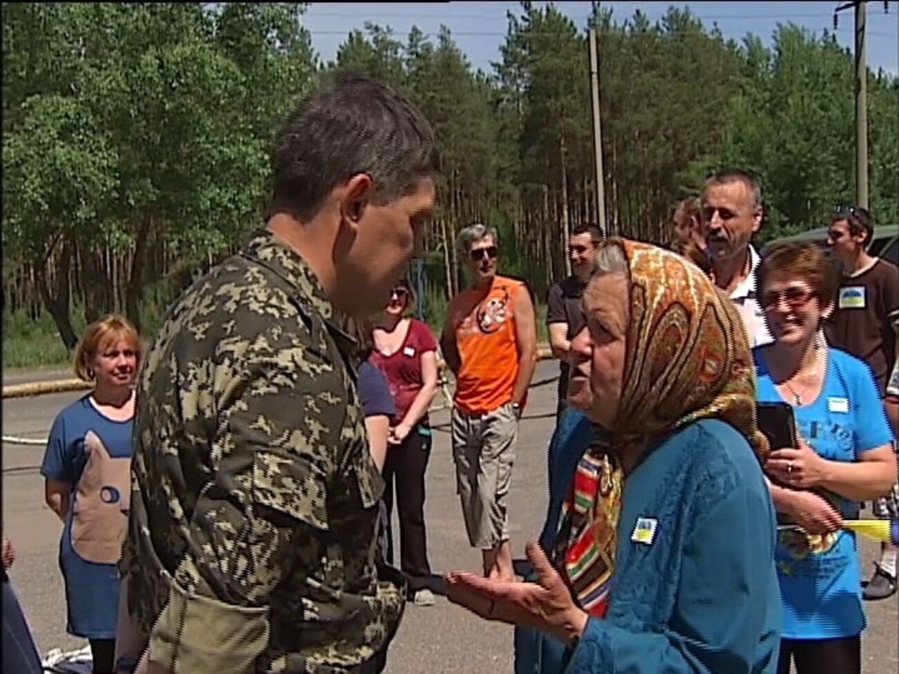 С участниками акции встретились военнослужащие одной из механизированных бригад ВСУ, которые выполняют боевые задачи на этом участке