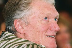 Рыбчинский: Когда две страны воюют, разрываются все отношения. А раз фабрика в Липецке работает, значит, у нас не война, а нечто, чему еще даже названия не придумано. К сожалению, так называемая "гибридная война" стала бизнесом. Впрочем, как и политика...