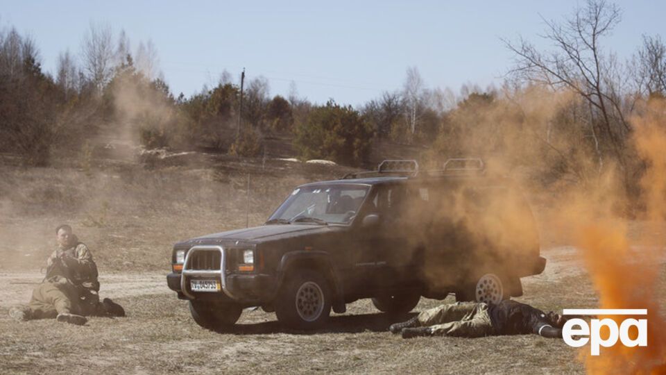 Боевики расстреляли медицинский автомобиль