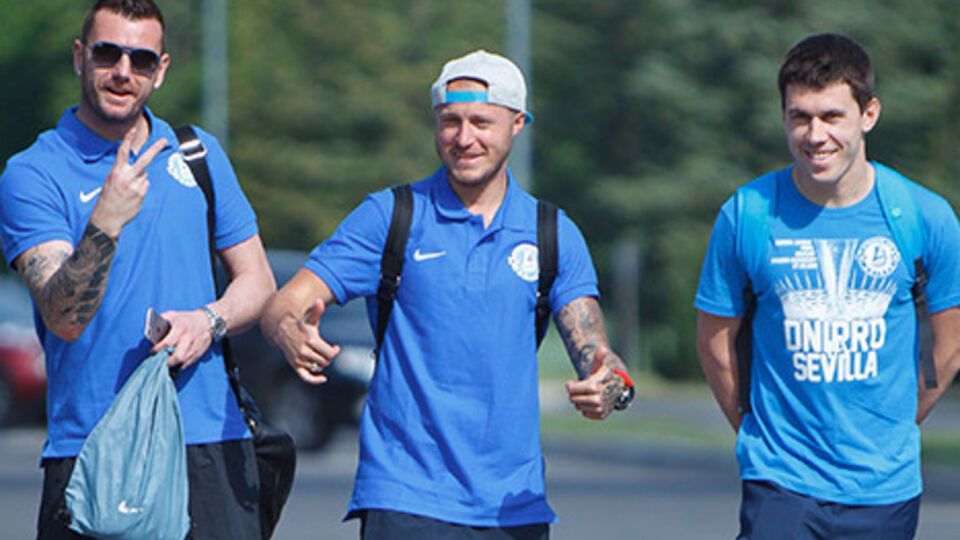 "Днепр" отправился в Варшаву