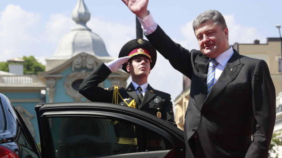 Главный успех и главный провал Порошенко спустя год президентства