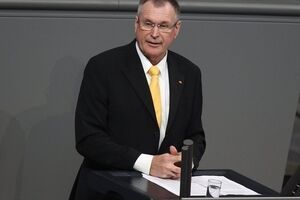 Зингхаммер отказался от поездки в Россию