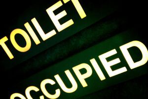 По данным транспортной полиции, бортпроводница вызвала сотрудников чрезвычайных служб