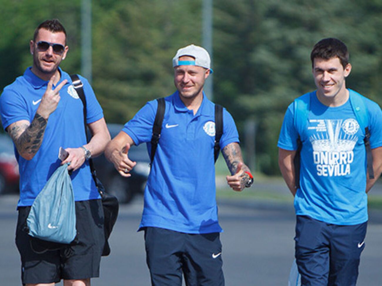 Игроки "Днепра" перед вылетом в Варшаву