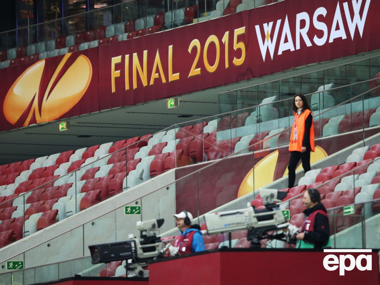 Матч начнется в 21.45, прямую трансляцию будет вести телеканал "2+2"