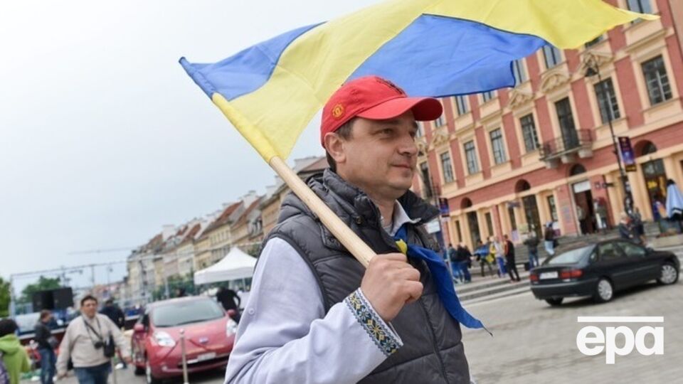 Украинцы приехали в Варшаву поддержать свою команду в историческом матче