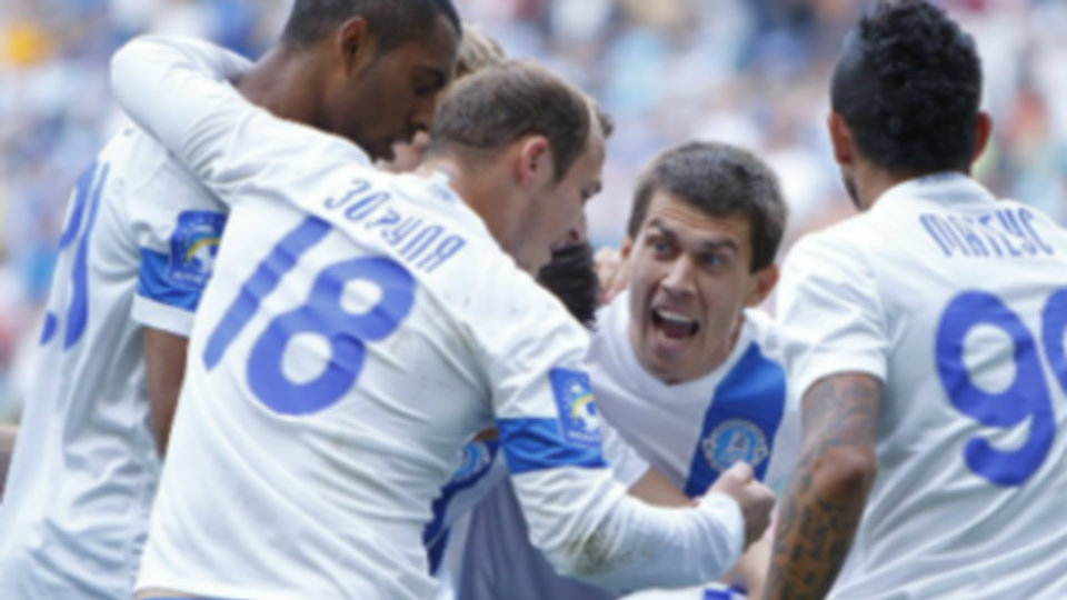 Футболисты украинского "Днепра" и испанской "Севильи" вышли на поле