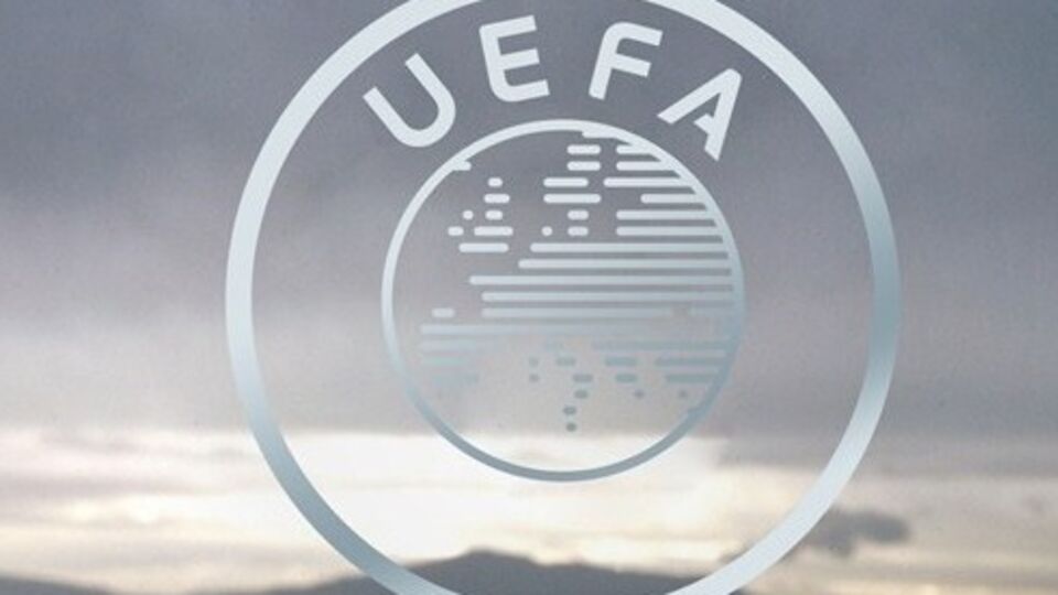 В УЕФА считают нецелесообразным проведение конгресса ФИФА после скандала