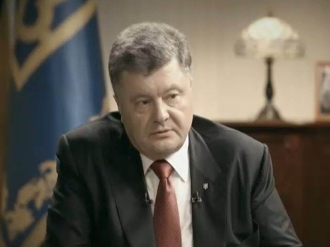 Петр Порошенко объяснил, когда введет военное положение