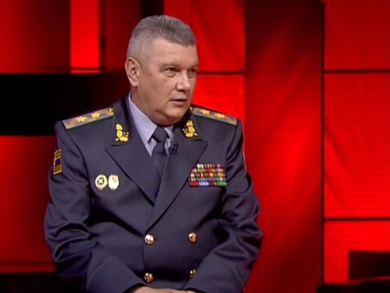 Виктор Назаренко: Россия может отправлять "гумконвои" на Донбасс законно, но ей это не выгодно