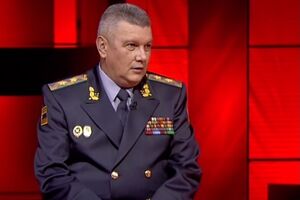 Виктор Назаренко: Россия может отправлять "гумконвои" на Донбасс законно, но ей это не выгодно