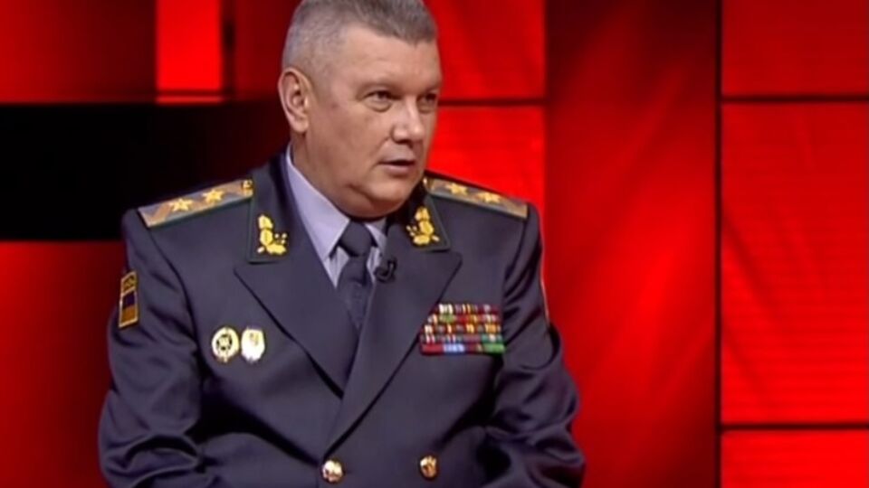 Виктор Назаренко: Россия может отправлять "гумконвои" на Донбасс законно, но ей это не выгодно