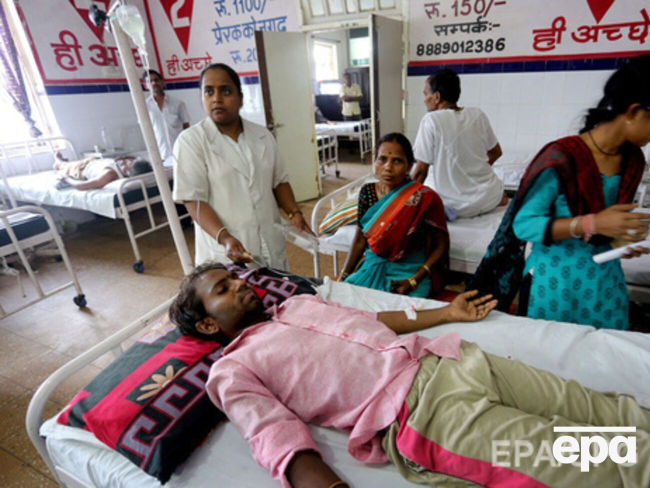 Люди спасаются от жары&nbsp;