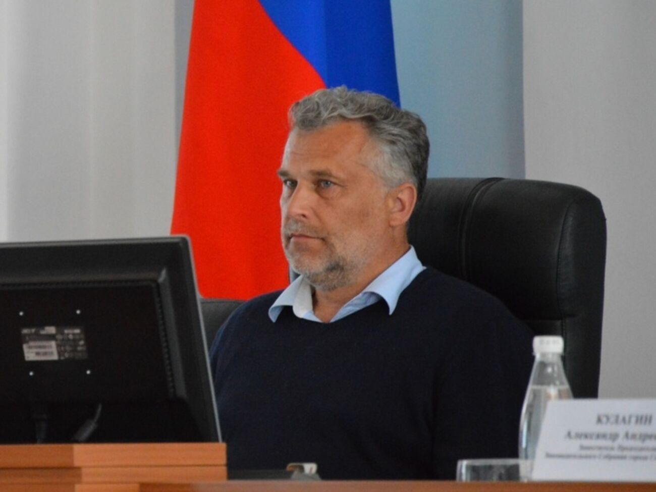 Алексей Чалый: Вы видели сопроводительную записку к постановлению этому? Выделять почти 3 кв. км земли под полторы странички "хотелок" с подписью Хирург по меньшей мере странно