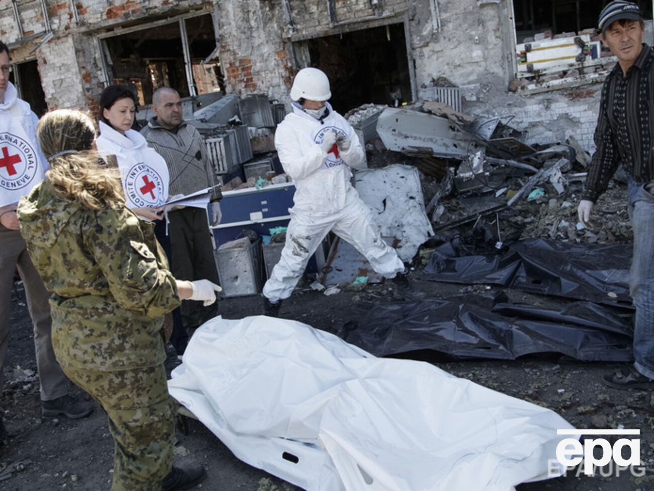 Тела "киборгов" разыскивали в присутствии международных наблюдателей