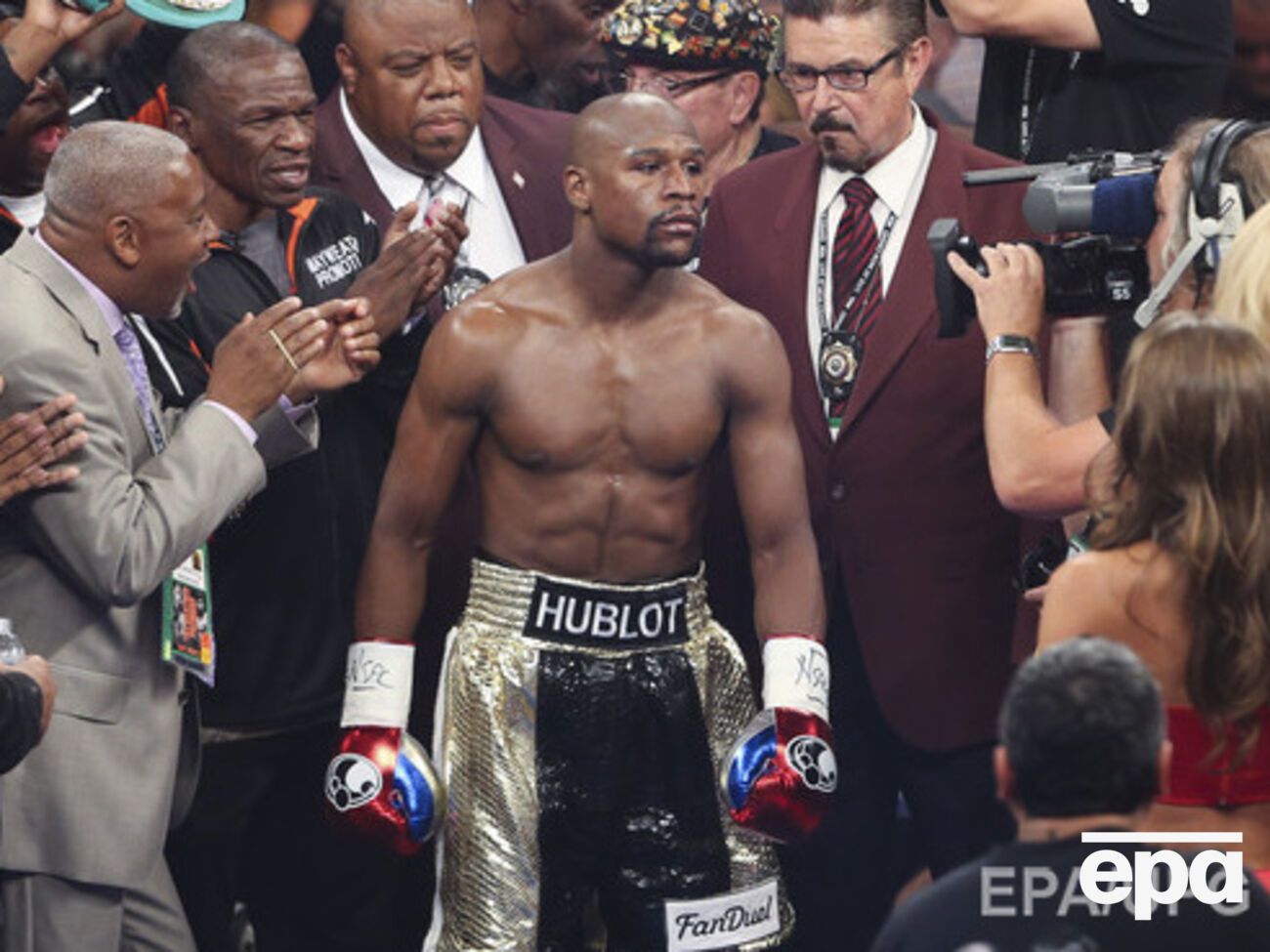 Мейвезер после победы над Пакьяо заявил о намерении отказаться от трех поясов