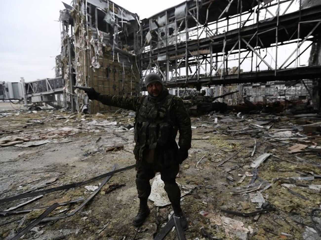 В районе донецкого аэропорта ситуация сложная