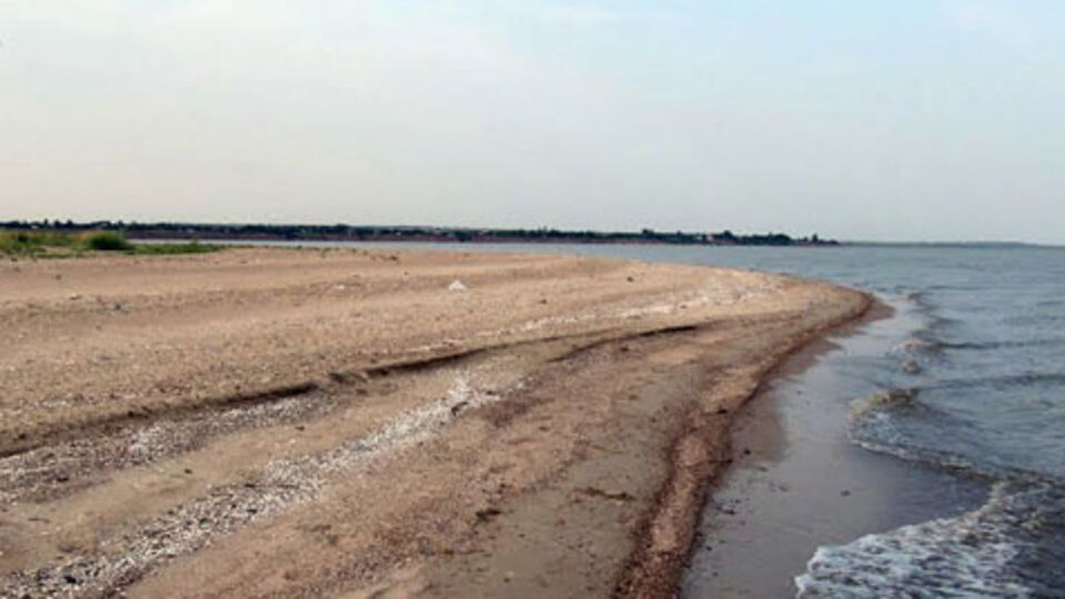 Рыбак подорвался в воде