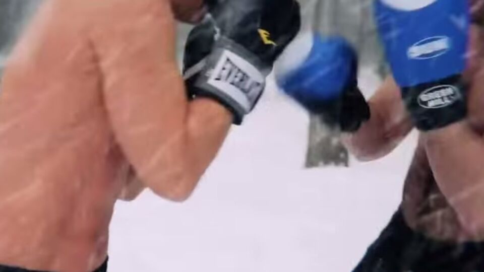 Российская молодежь пригрозила научиться "дышать жопой", если не отменят санкции. Видео