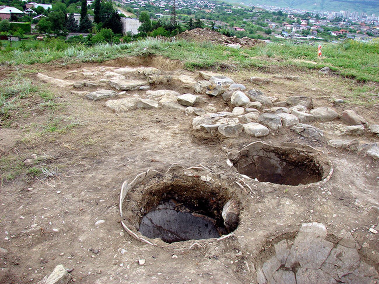 В Восточной Грузии нашли остатки винного погреба, которому более двух тысяч лет