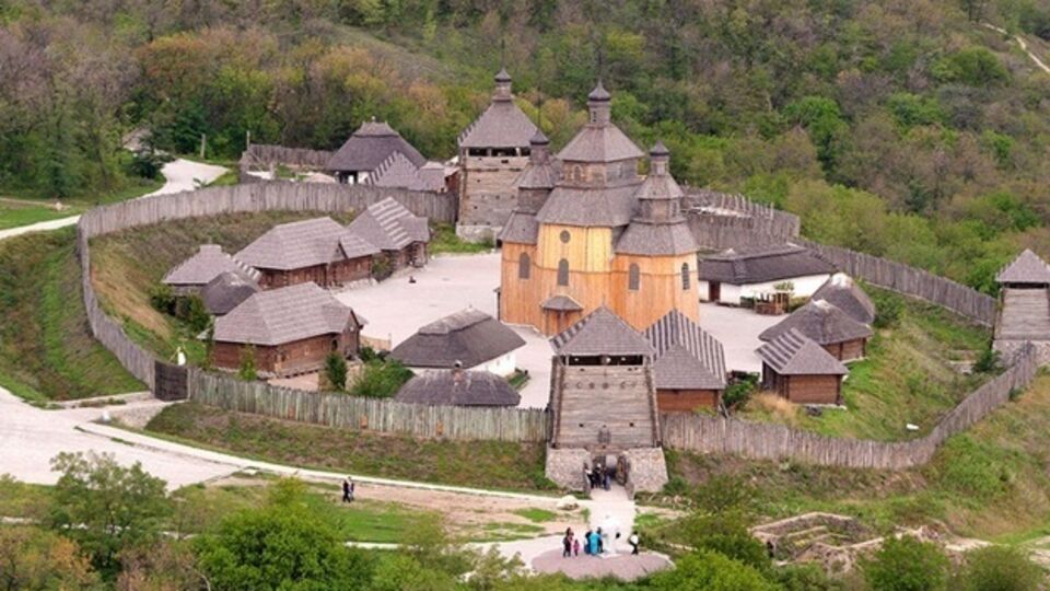 На Хортице провели тризну в годовщину разрушения Запорожской Сечи