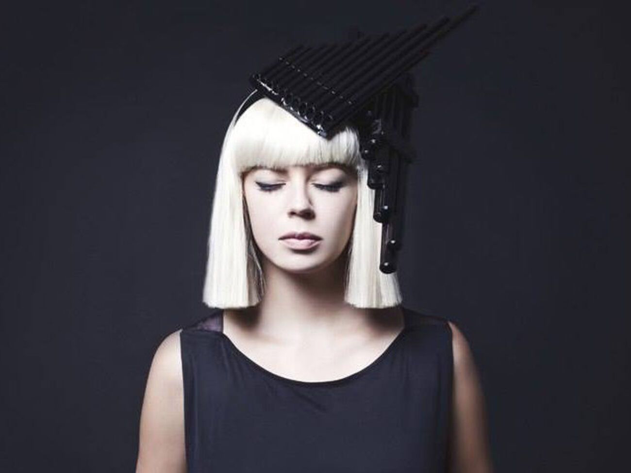 Украинская певица Onuka сняла клип на песню "Місто" ко Дню Киева. Видео