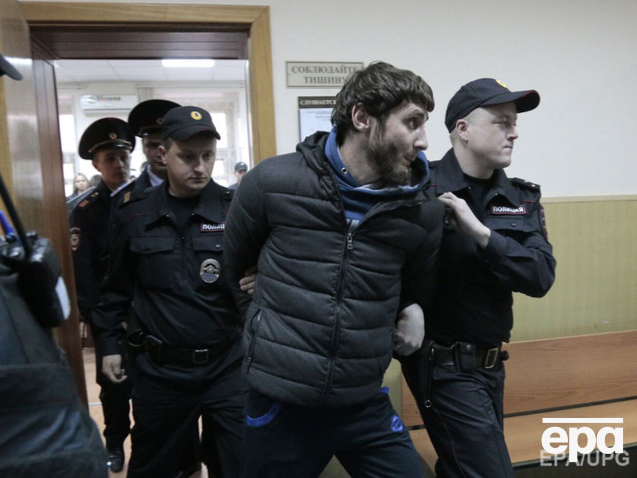 Камера аэропорта зафиксировала прибытие и вылет из Москвы всех подозреваемых в убийстве Немцова