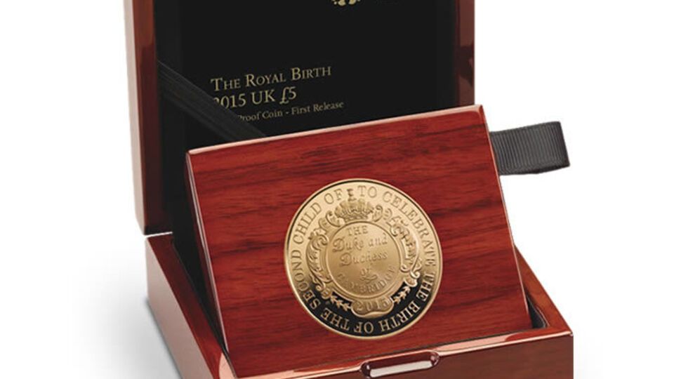 Королевский монетный двор отчеканил золотые и серебяные монеты