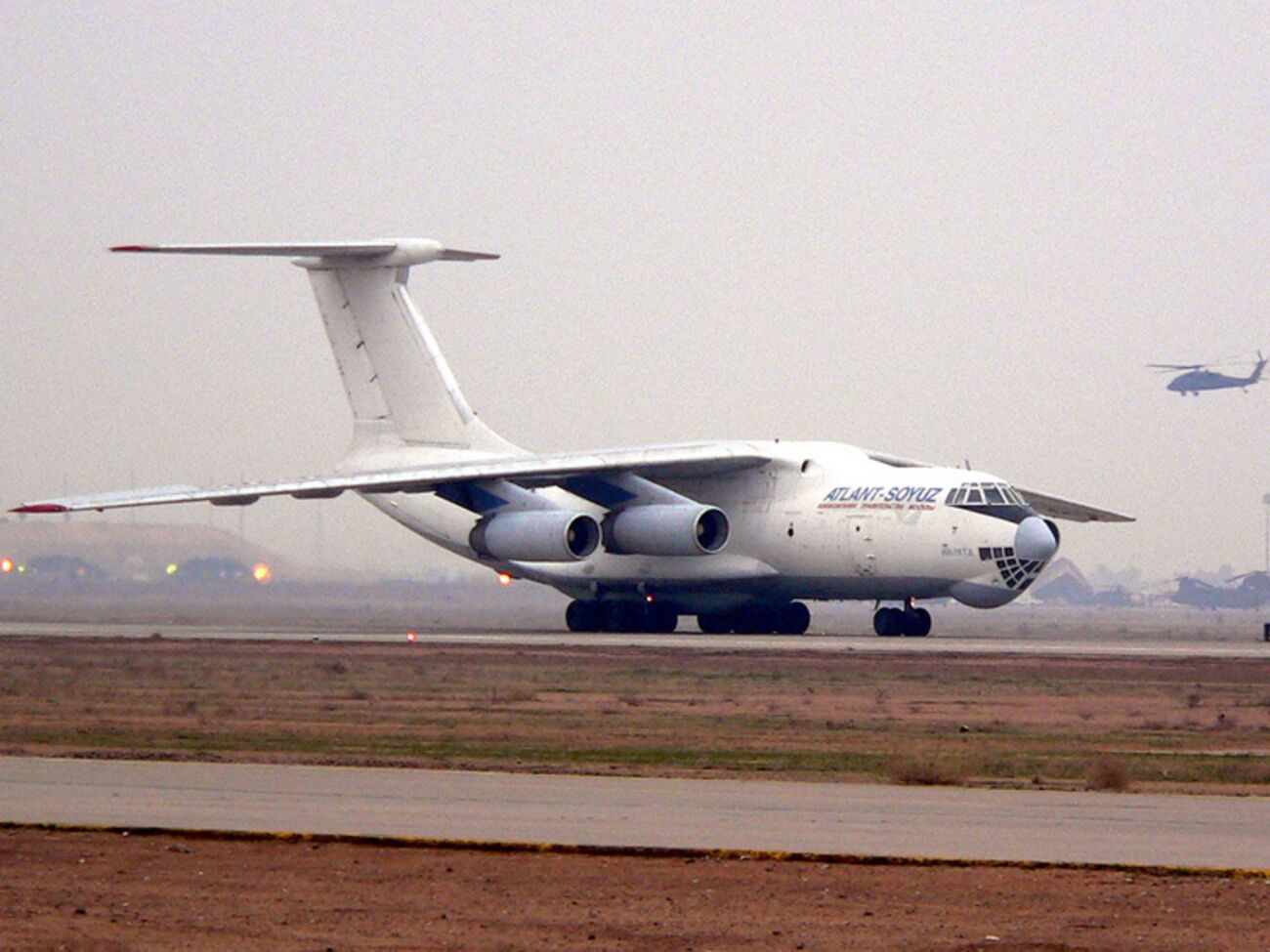 Ил-76 уже почти готов к эвакуации украинцев, заверяют в Минобороны