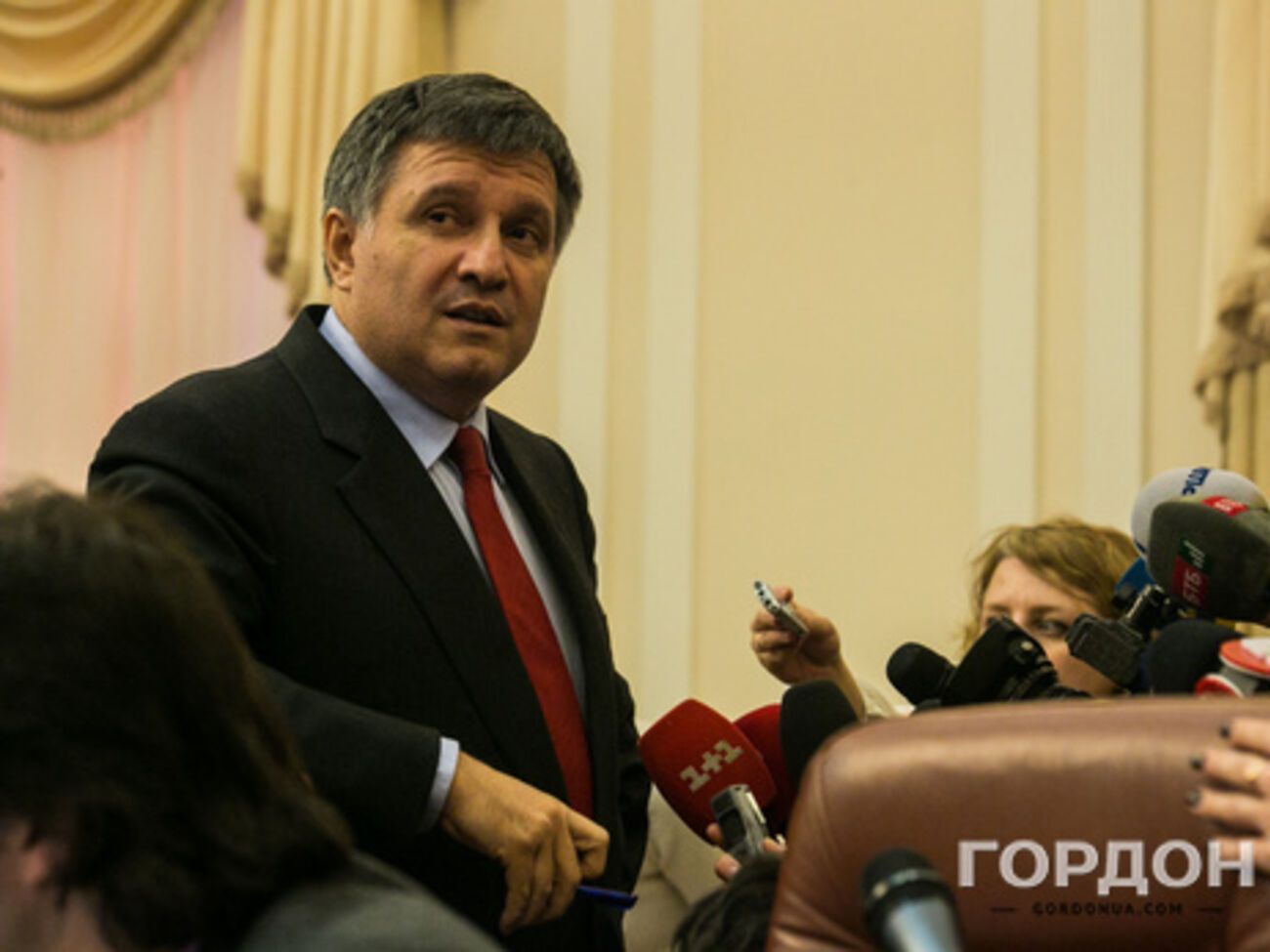 Аваков рассказал об обыске машины и квартиры подозреваемых