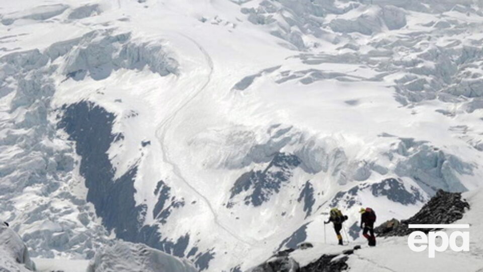 Люди погибли под лавинами