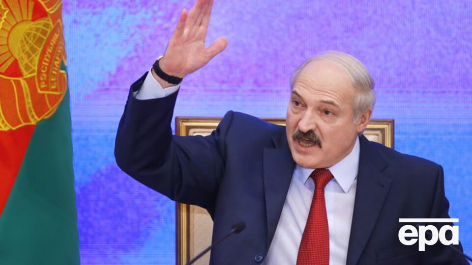 Лукашенко ждет от Запада "правильных шагов" в отношении Беларуси
