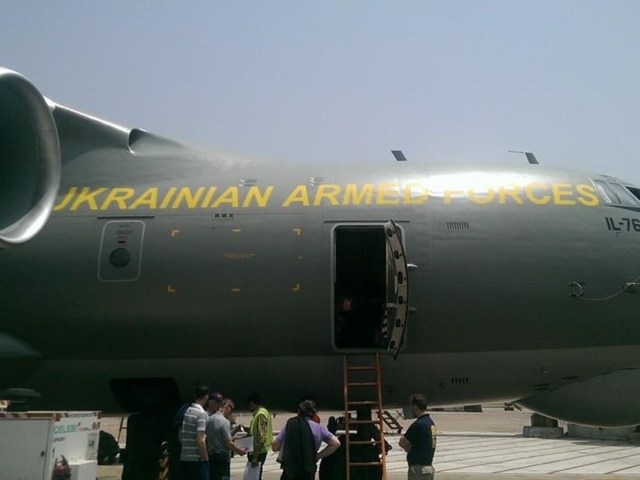 Самолет Ил-76 прибыл в Индию 30 апреля, но до сих пор не может вернуться домой из-за поломки