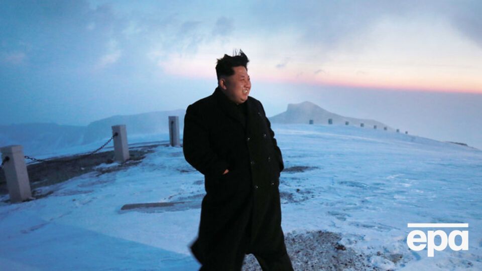 Россия отклонила просьбу из опасения, что это может повлиять на "стратегический баланс" в северо-восточной Азии, и поскольку любая подобная сделка потребует одобрения со стороны Китая и других стран