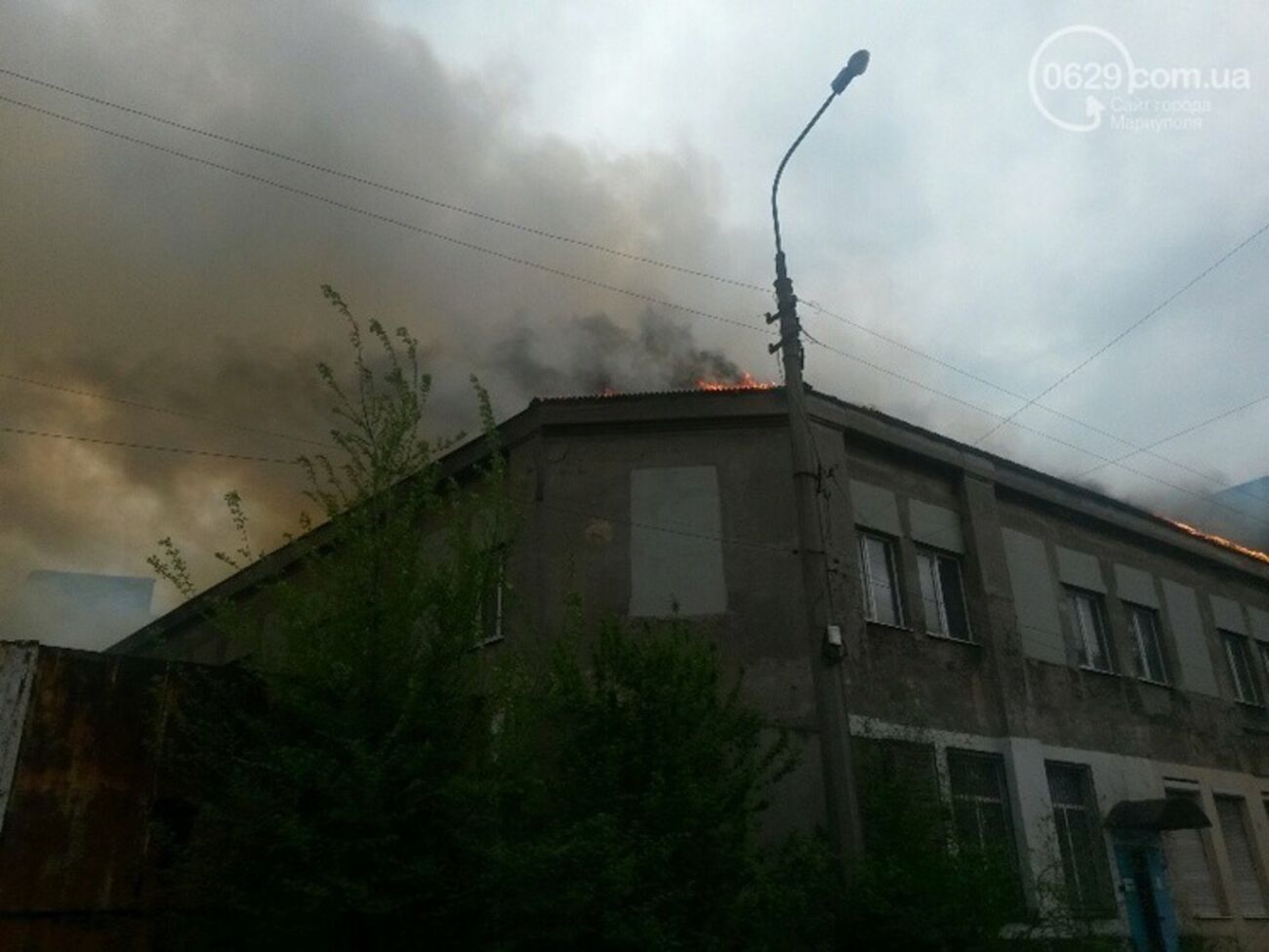 Пожар начался на крыше