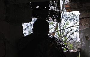 "Карпатская Сечь": Ночью позиции украинских военных в Песках жестоко обстреливали со стороны террикона из САУ и 120-мм миномета