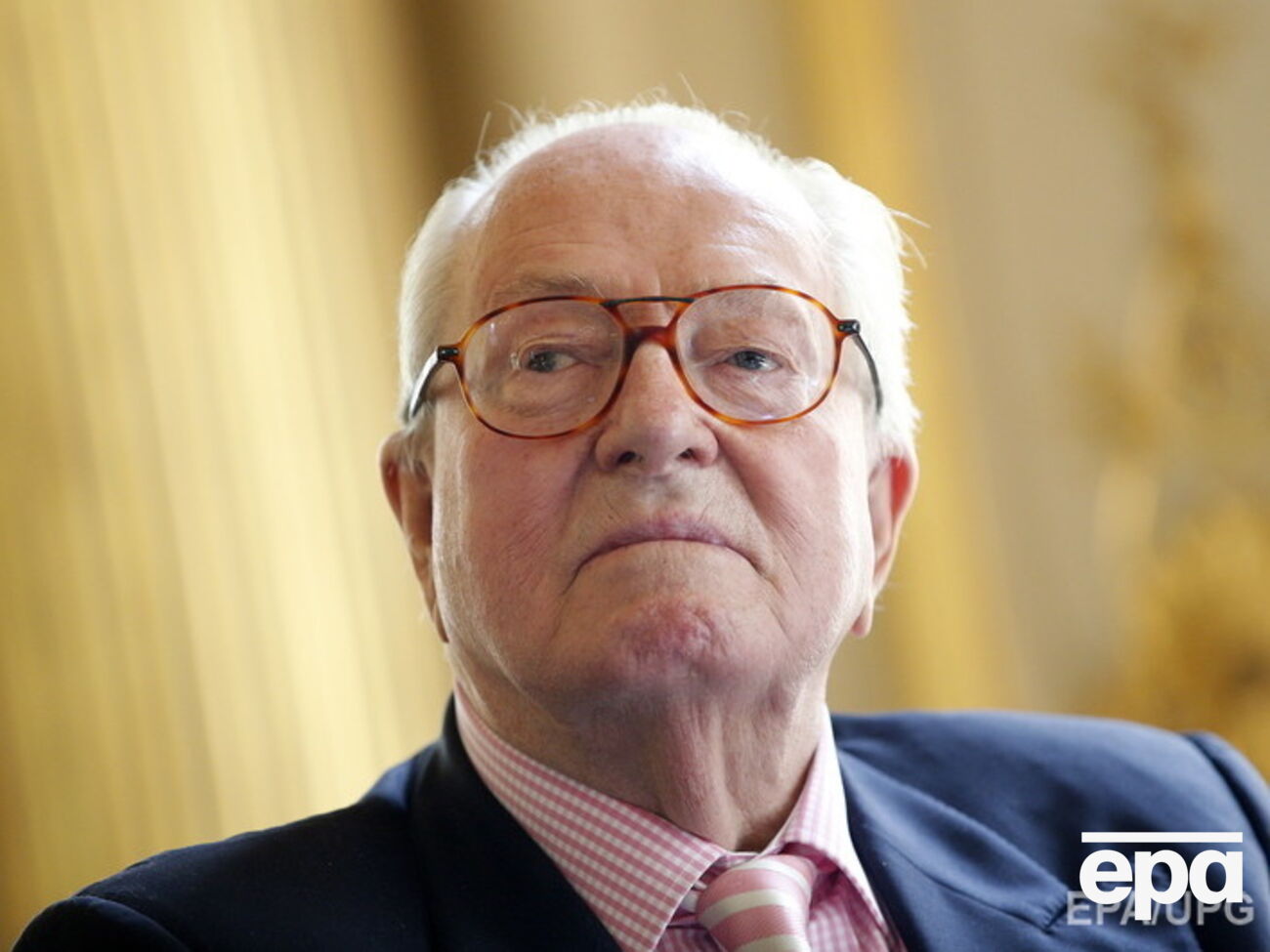 Ле Пен покинул штаб-квартиру партии, отказавшись присутствовать на дисциплинарном слушании