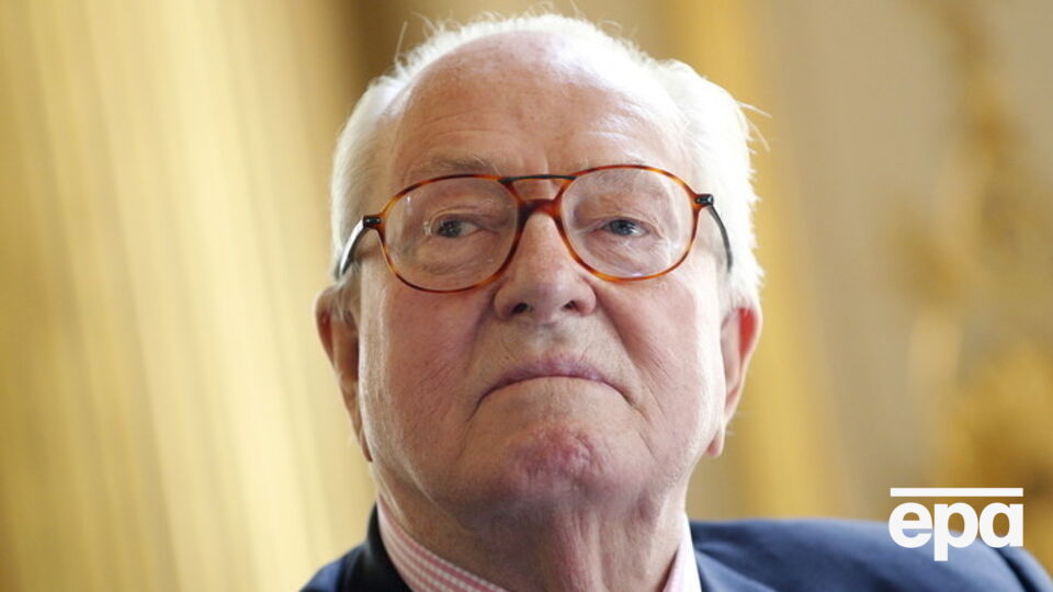 Ле Пен покинул штаб-квартиру партии, отказавшись присутствовать на дисциплинарном слушании