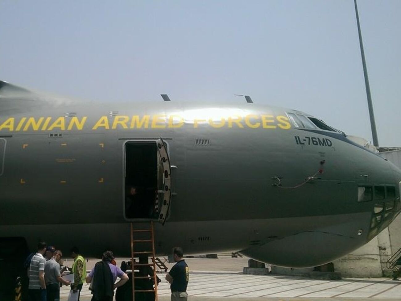 Украинский Ил-76 застрял в Дели и не может вылететь в Непал